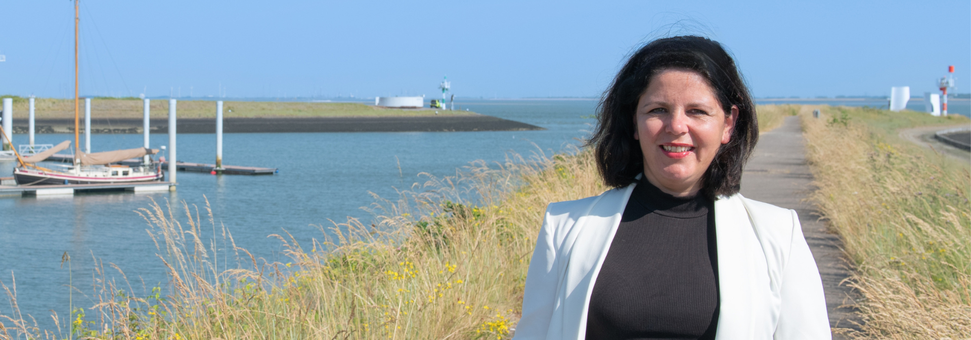 Femke bij de Scheepspottersplek in Terneuzen