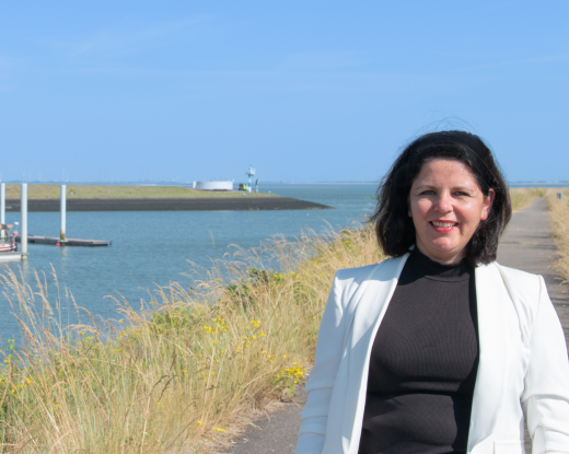 Femke bij de Scheepspottersplek in Terneuzen